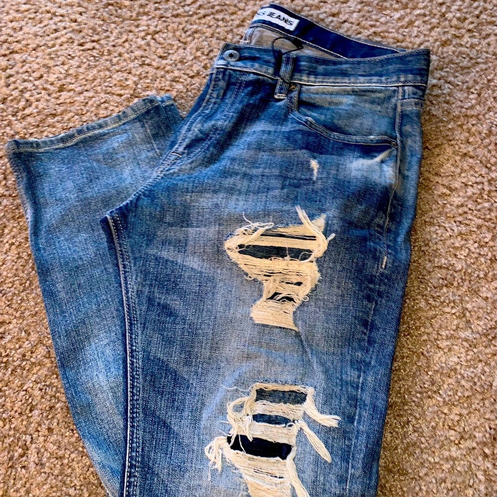 2 GUESS jeans & 1 pair of shorts w/tags & 1 EXPRESS pair of jeans